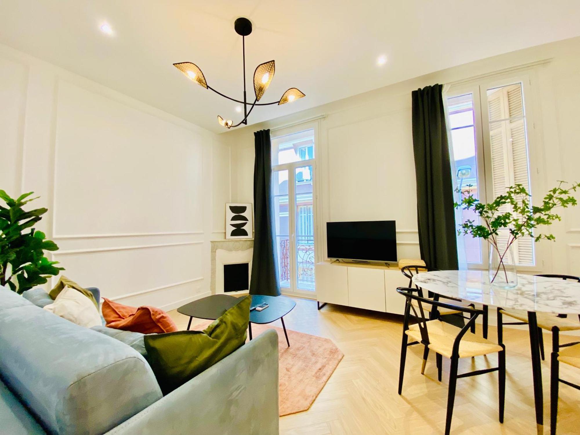 Newly Renovated Apartment With Balcony, Ac, Fiber Internet Monte Carlo Ngoại thất bức ảnh